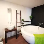 Apartment Dt Apartment, Spacious And Free Parking *