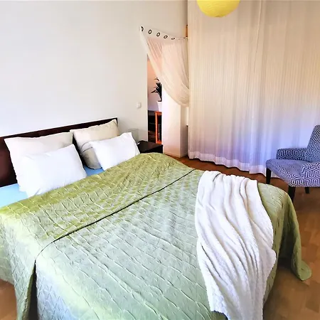 Апартаменты Dt Apartment, Spacious And Free Parking