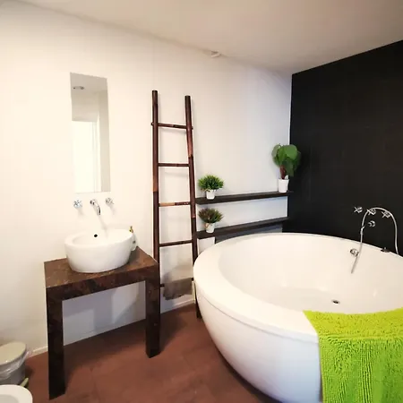 Korter Dt Apartment, Spacious And Free Parking *