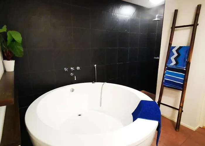 Dt Apartment, Spacious And Free Parking Apartman